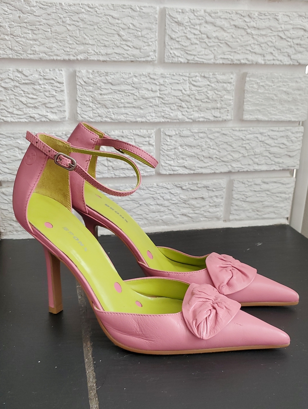 Bronx Pink Leather Pointed-Toe Ankle-Strap Heels Sz 6 Coquette Stand Out Girly